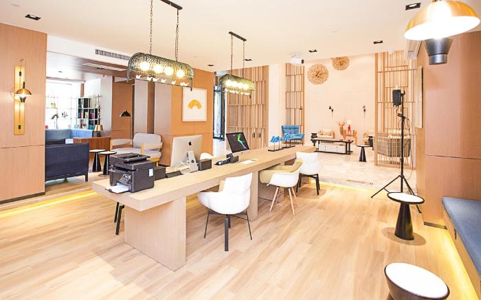 Atour Hotel Qinhuangdao Railway Station Yingbin Road