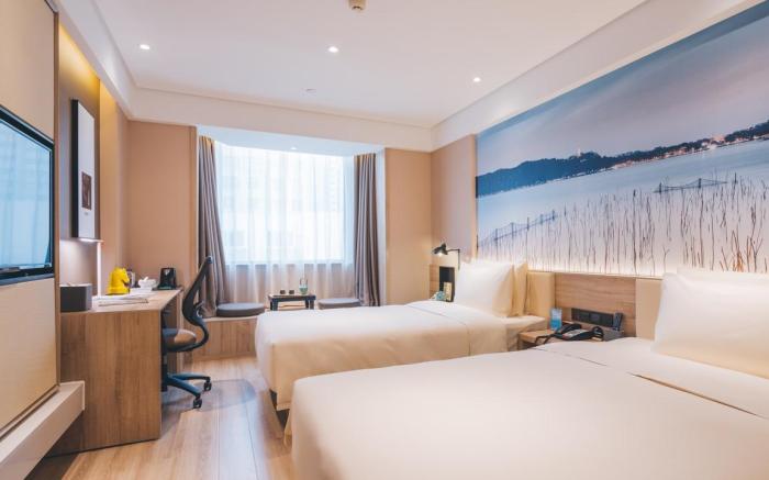 Hangzhou West Lake Hubin Yintai Atour Hotel                                                 