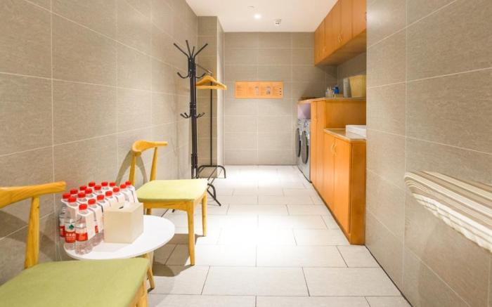 Atour Hotel Guiyang North Railway Station