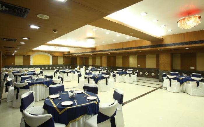 Emblem Hotel Sector 14 Gurgaon