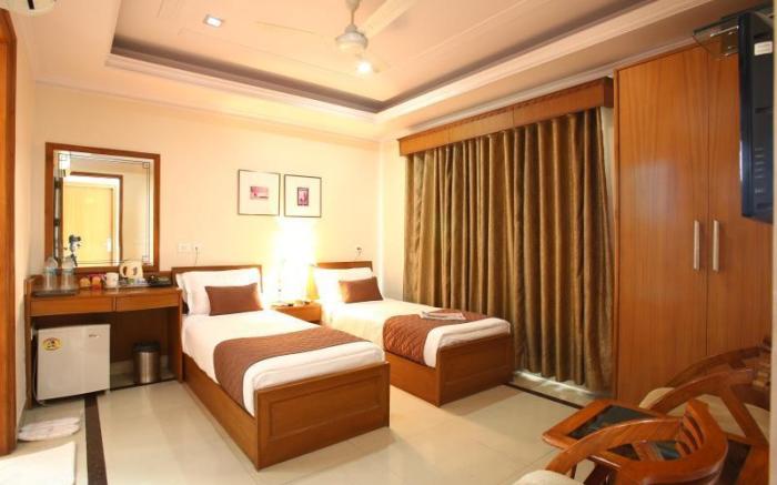 Emblem Hotel Sector 14 Gurgaon