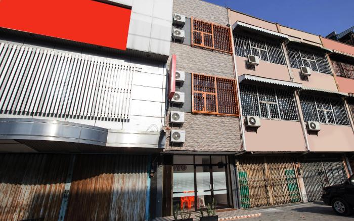 OYO 2720 Sutomo Inn