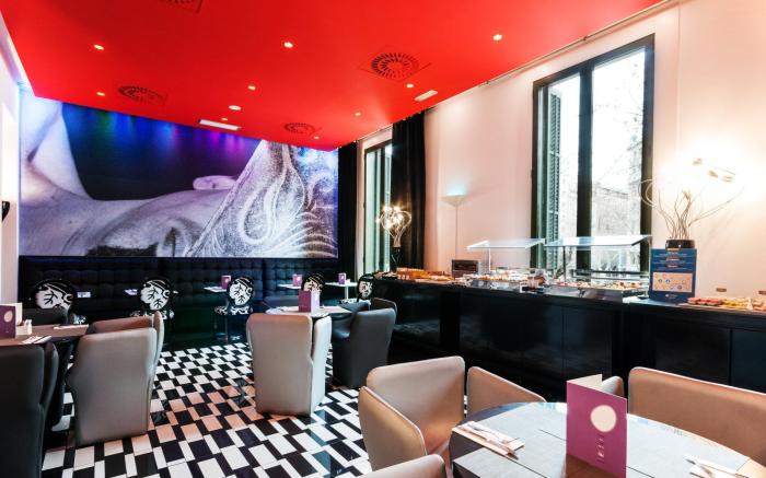 Paseo de Gracia Hotel, Sonder