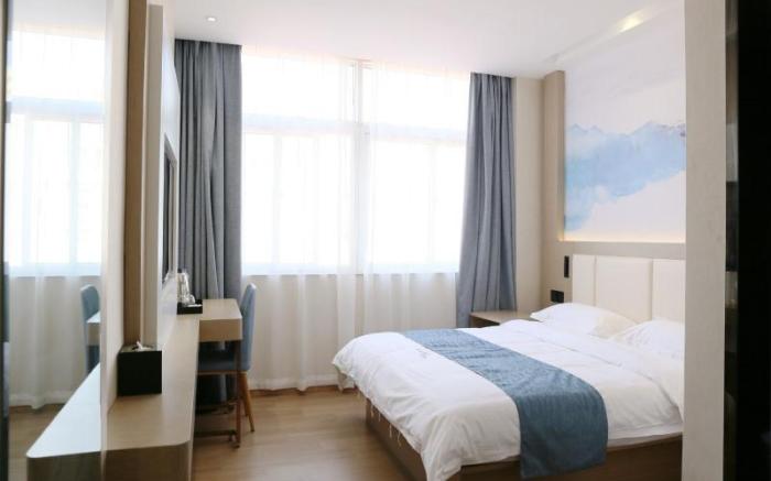 VX Hotel South Railway Station Guangming Road Metro Station