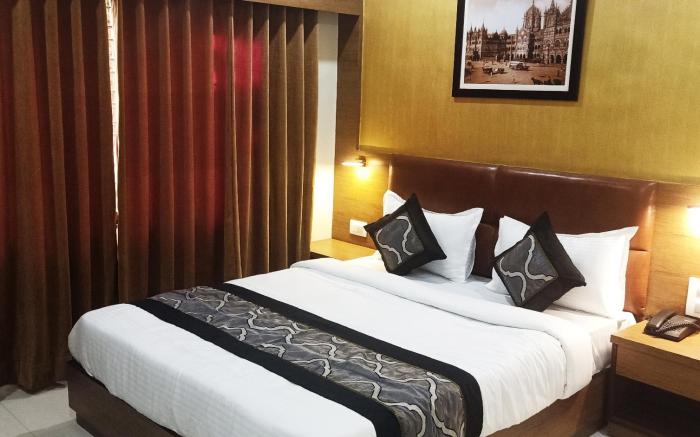 Hotel Crystal Luxury Inn