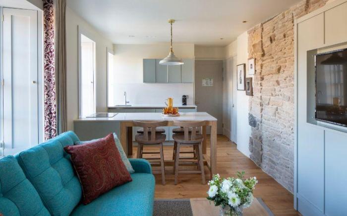 Cheval Abbey Strand Apartments at Holyrood