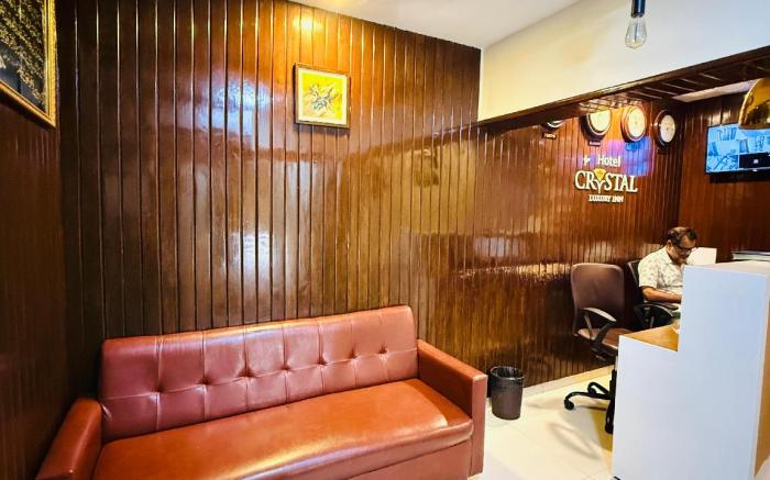 Hotel Crystal Luxury Inn