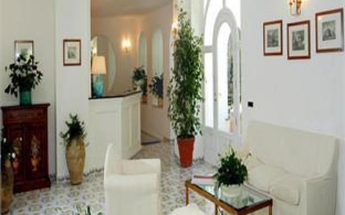 Hotel Canasta
