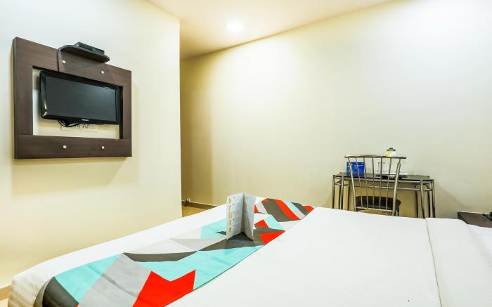 FabExpress Adore Inn - Nr. Mumbai International Airport