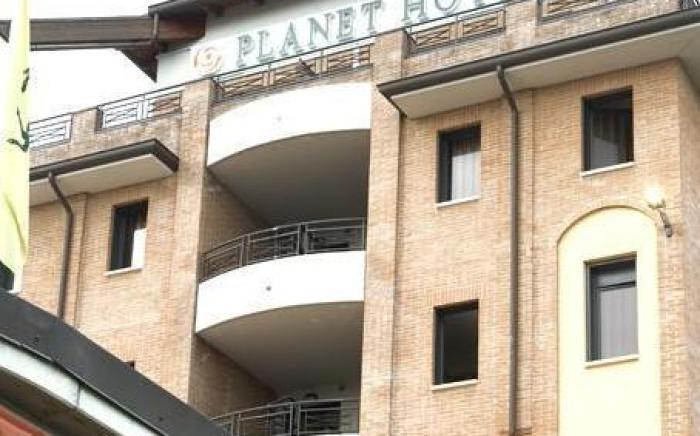 Planet Hotel