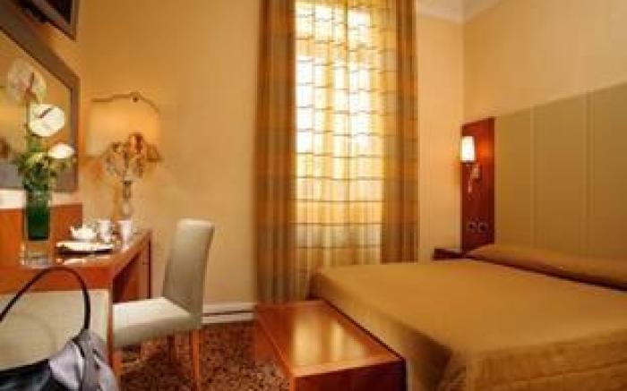 Suite Opera Rooms                                                               