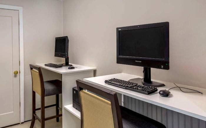 Comfort Inn Hyannis - Cape Cod