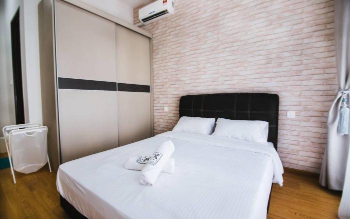 Logi Suite . Country Garden @ 2BR 4pax near CIQ