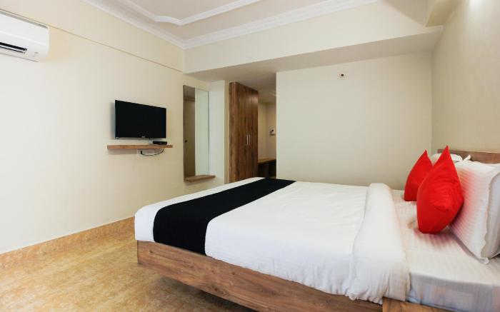 Capital O Sri Suprabhat Grand Near Kachiguda Railway Station