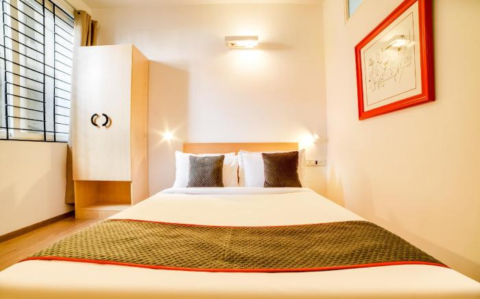 Townhouse Sarvar Hospitality Near Ascendas Park Square Mall