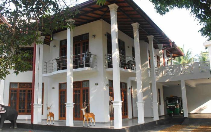 Mahakumara White House Hotel
