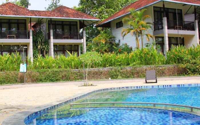 Whispering Waters Resorts Cochin