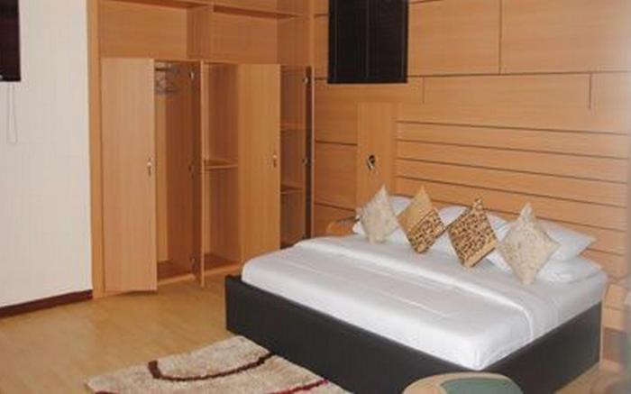 EEMJM HOTEL AND SUITES