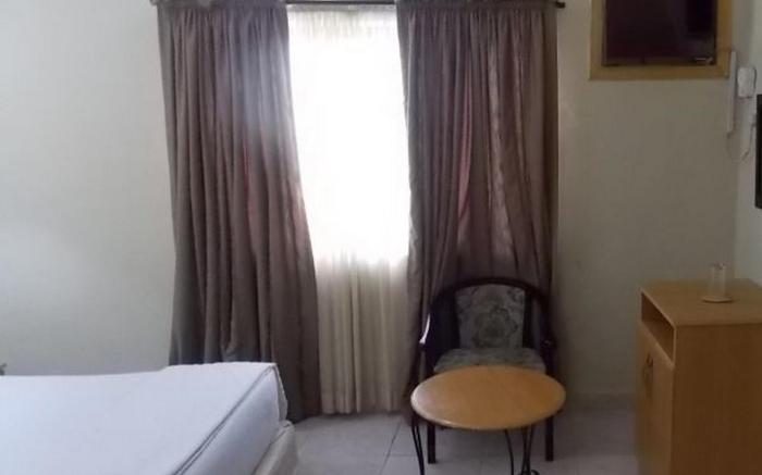 EEMJM HOTEL AND SUITES