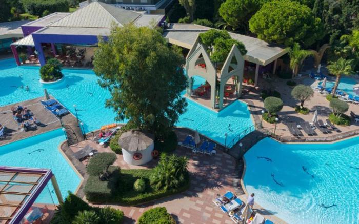 Dionysos Hotel