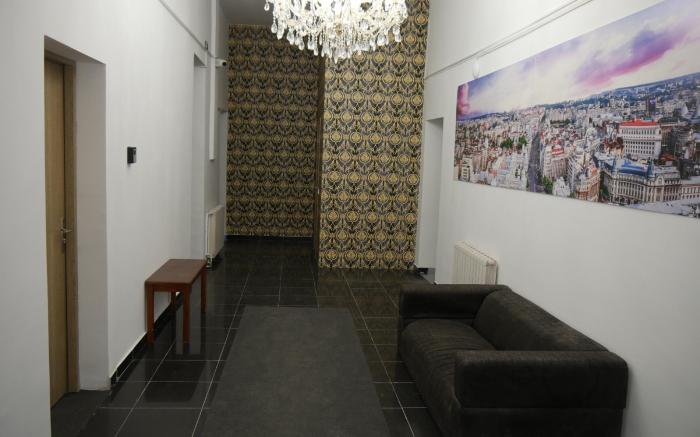 Piata Uniri Cozi Inn