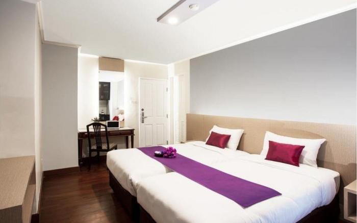 Collection O The Step Sathorn