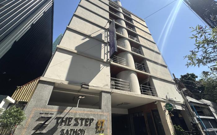 Collection O The Step Sathorn