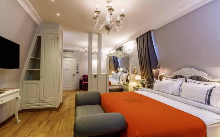 Amiral Palace Hotel