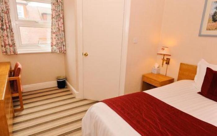 Denewood Hotel
