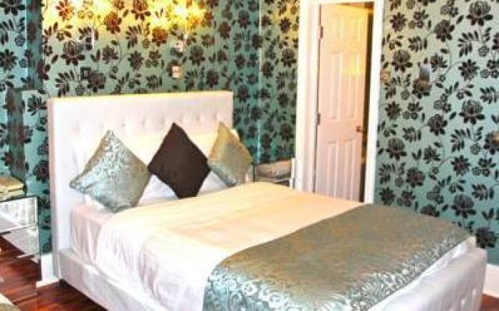 Crompton Guest House