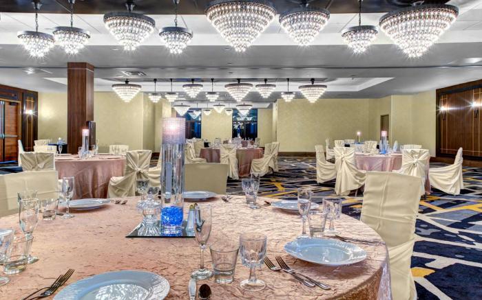 DoubleTree by Hilton Dallas DFW South Arlington