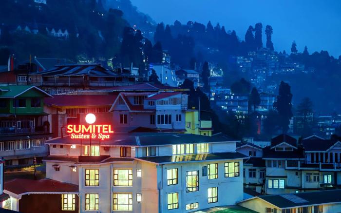 Sumitel Hotel 500 meters from Mall Road