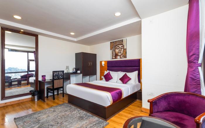 Sumitel Hotel 500 meters from Mall Road