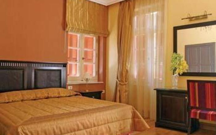 Aetoma Hotel