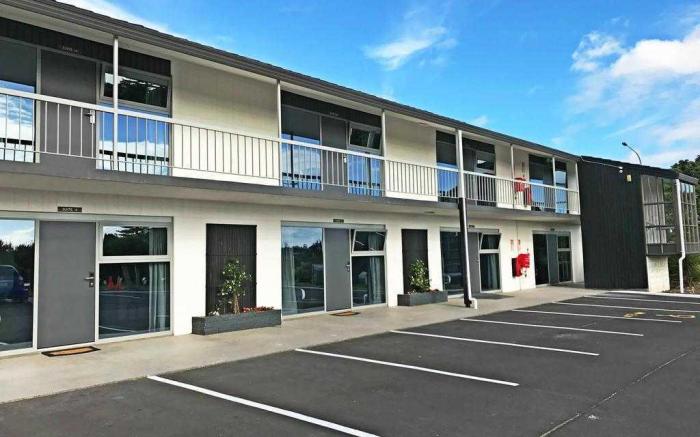 Ellerslie Palms