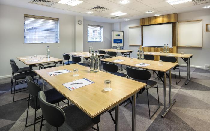 Holiday Inn Express London - Watford Junction By IHG