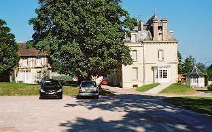 Les Villas d'Arromanches, Teritoria