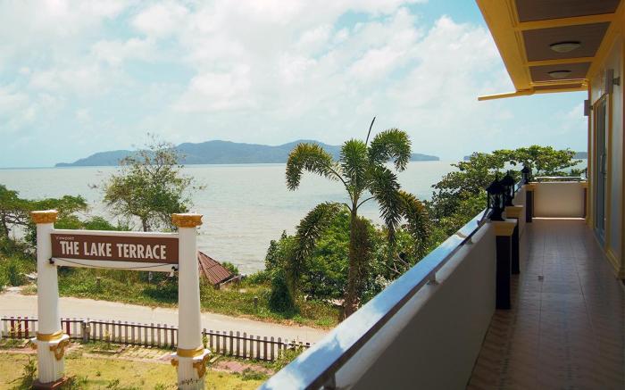 Lake Terrace Resort 