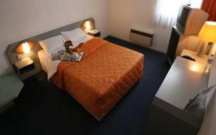Brit Hotel Rennes St Gregoire – Le Villeneuve