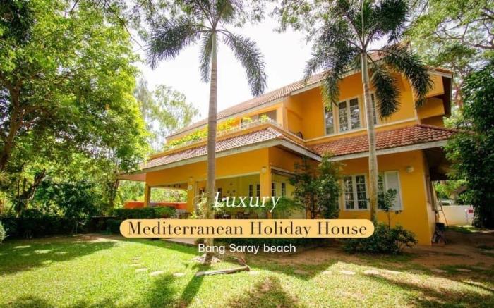 Luxury Mediterranean Holiday House - 300m to beach