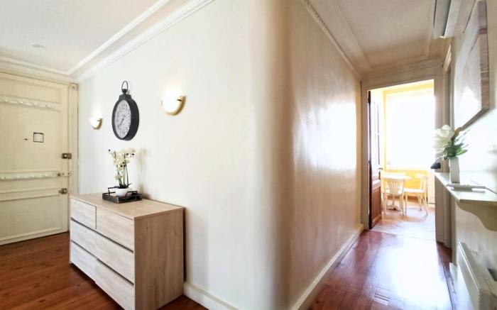 Provencal Style and Large 1 Bedroom Rue Florian