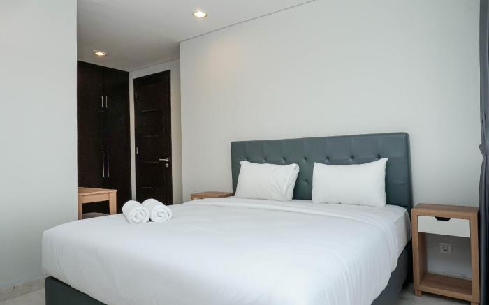 Comfortable 2BR The Empyreal Apartment By Travelio