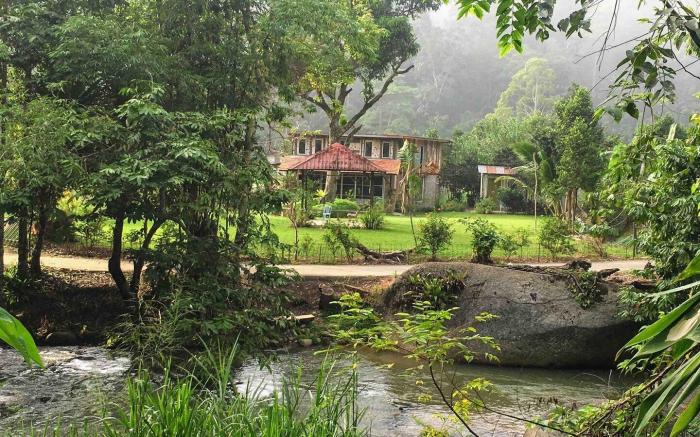 Nurin Cottage: Tranquil Rustic Retreat