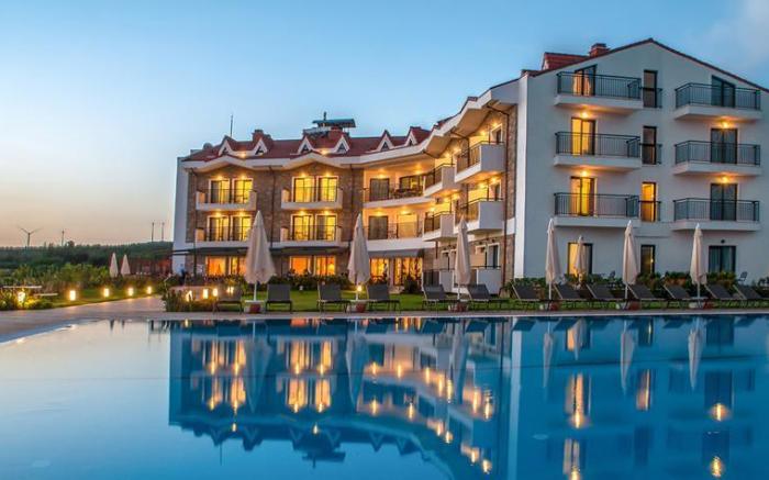 Acroter Hotel & Spa