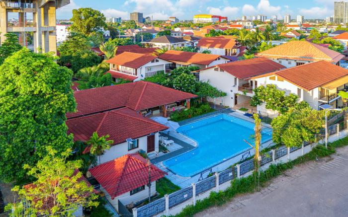 Thanathep Hotel 常青花园酒店