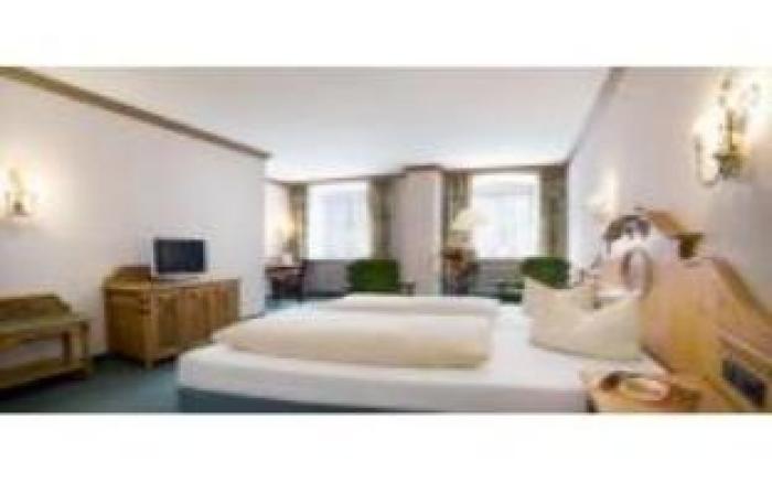 Post-Hotel