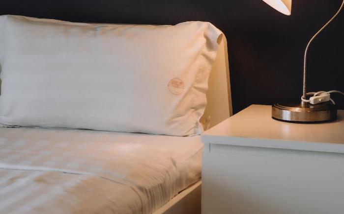 Grey Room Aaeropod Rail Suite KK
