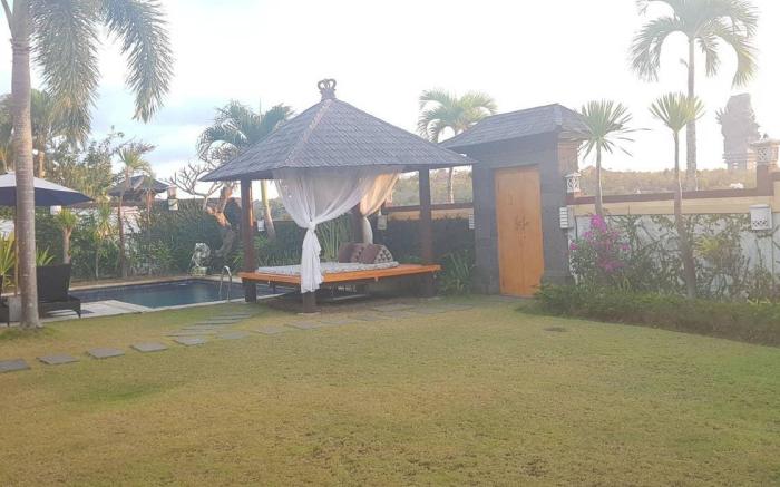 Amazing 2BR Private Pool Near GWK Cultural Park