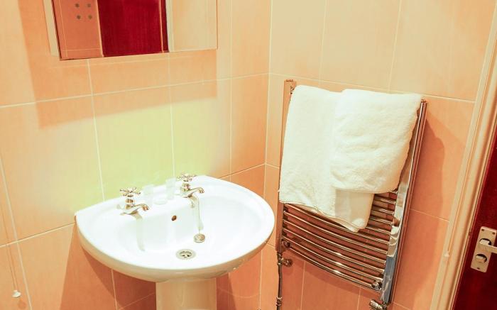 OYO Lamphey Hall Hotel