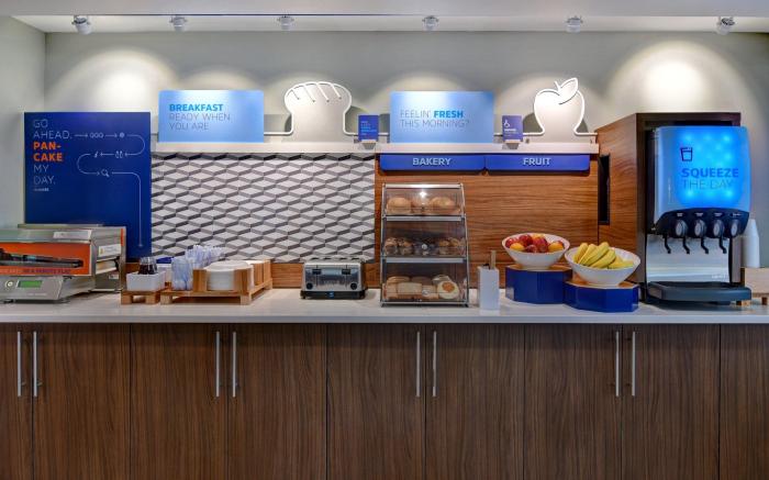 Holiday Inn Express And Suites Houston - Memorial City Centre By IHG
